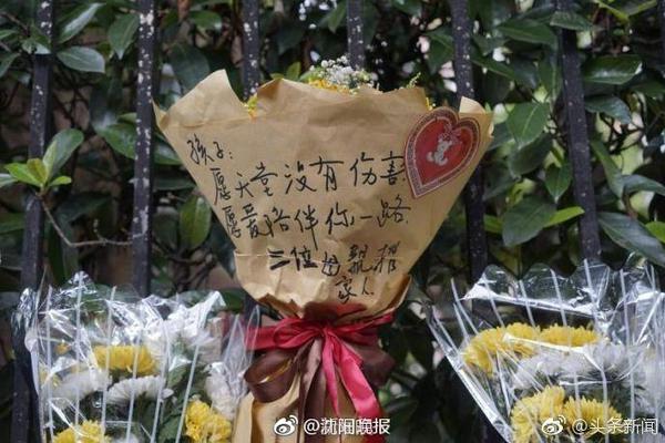 😑美媒晒哈登生涯巨星队友合集：为啥哈登TM生涯一冠没有？